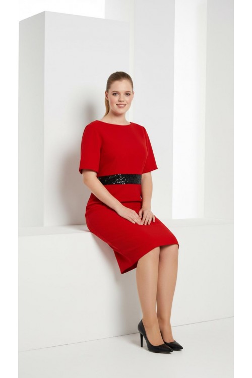 Nidya Moda Büyük Beden Kadın Kırmızı Pullu Payet Siyah Kemer Sırt V Krep Abiye Elbise-4020PK