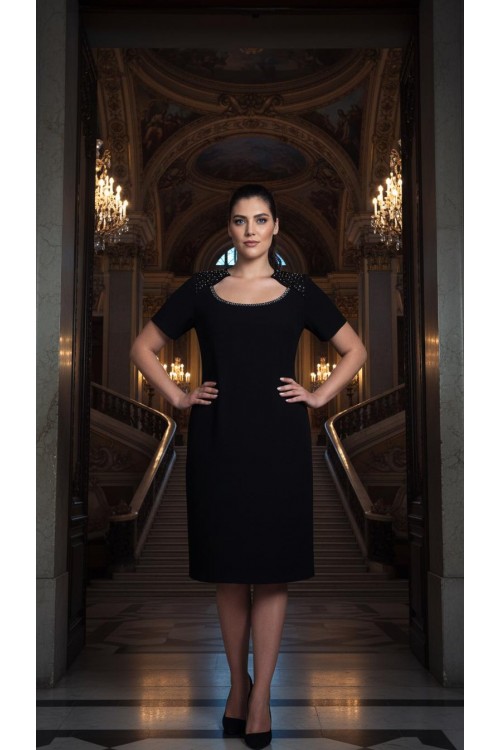 Nidya Moda Büyük Beden Kadın Siyah  Yaka Omuz Taş İşli  Krep Abiye Elbise-4104S