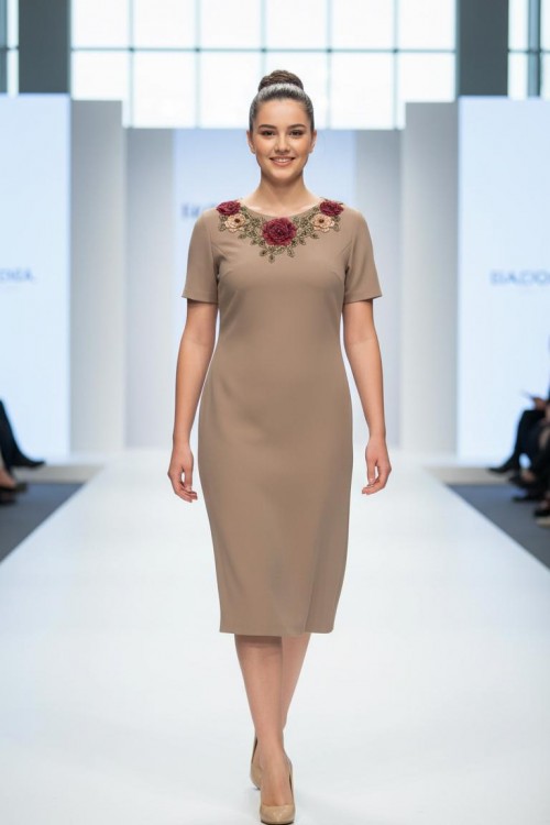 Nidya Moda Büyük Beden Kadın Vizon Gelincik Aplik Yaka Abiye Elbise-4130V